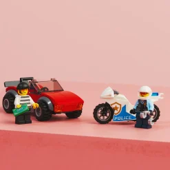 LEGO® City Police - Biljakt med polismotorcykel